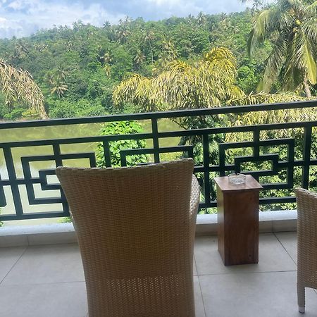 Kandy Rivers Edge Nature Resort Exteriör bild