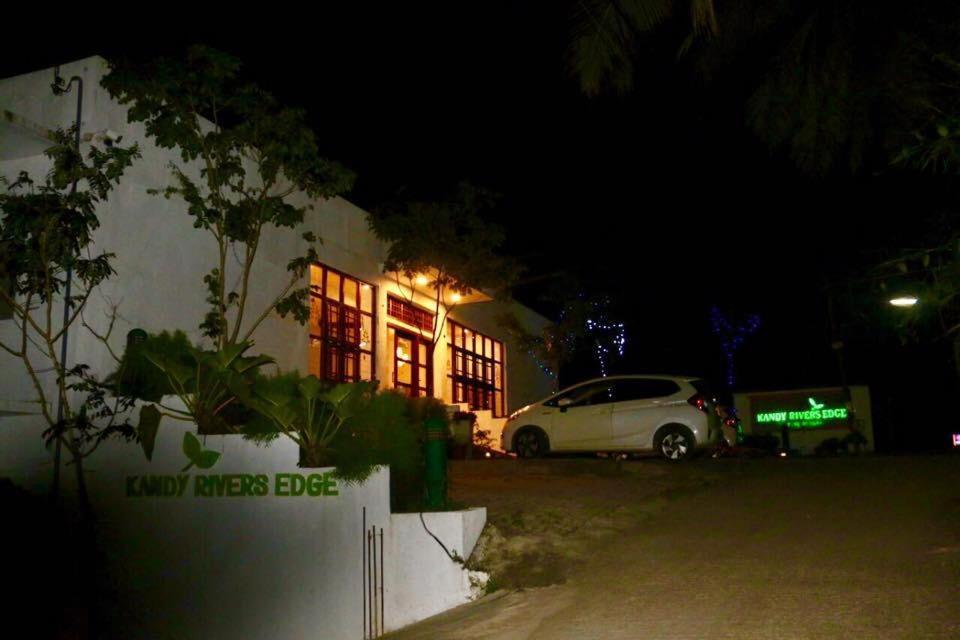 Kandy Rivers Edge Nature Resort Exteriör bild