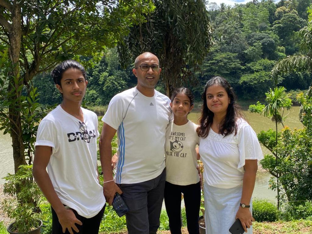 Kandy Rivers Edge Nature Resort Exteriör bild