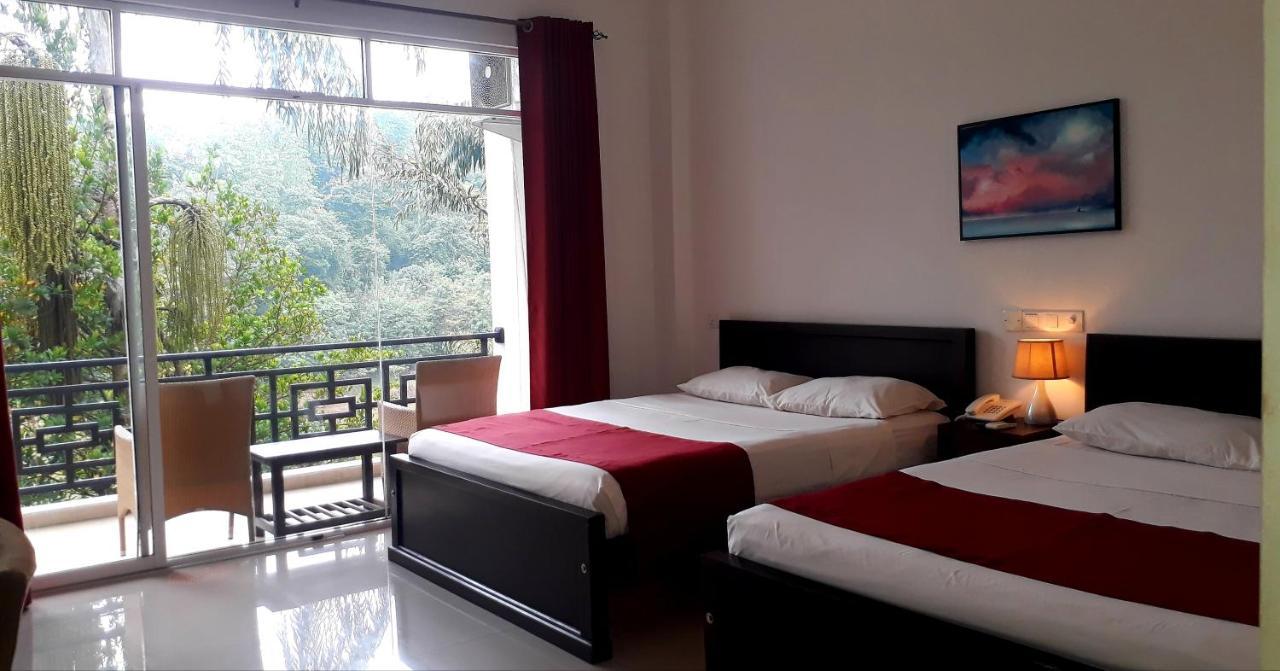 Kandy Rivers Edge Nature Resort Exteriör bild